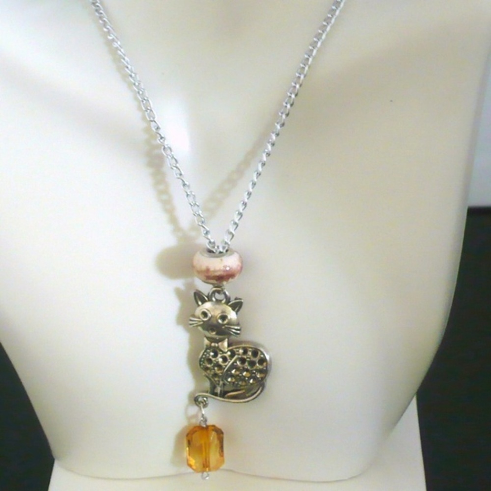 ❤️Cat Charm Necklace Silver Kitty Charm Amber Bead